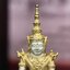 พระแก้วมรกต ภปร.(รุ่นแรก) ปี2545 จัดสร้างในมหาวโรกาส พระบาทสมเด็จพระเจ้าอยู่หัวรัชกาลที่ 9 ครบรอบ 75 พรรษา และฉลองกรุงรัตนโกสินทร์ครบ 220 ปี พิมพ์ลอยองค์ใหญ่ เนื้อเงินบริสุทธิ์ 92.5%(สามกษัตริย์) ขนาด 19*35 มม. พร้อมกล่อง สวยครบสมบูรณ์(องค์หมายเลข ๒๐๐)