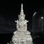 พระแก้วมรกต ภปร.(รุ่นแรก) ปี2545 รุ่นฉลองกรุงรัตนโกสินทร์ครบ 220 ปี หล่อลอยองค์ เนื้อเงินบริสุทธิ์99.9% ขนาดบูชา 50*90 มม. พร้อมฐานวางครอบแก้วเดิม(สวยงามและหายากมาก)(1ใน3000องค์)