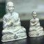 รูปเหมือนลอยองค์ สมเด็จพระพุฒาจารย์ (โต พรหมรังสี)เนื้อเงินบริสุทธิ์ 99.9% แบบทรายนวลขัดเงาบางส่วน (พิมพ์ใหญ่+พิมพ์เล็ก) วัดใหม่อมตรส บางขุนพรหม ปี2540 รุ่นกาญจนาภิเษก จัดสร้างในวโรกาสที่รัชกาลที่ 9 ทรงครองสิริราชสมบัติ ครบ 50ปี พร้อมกล่องใบรับรองเดิมครบ