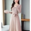 ชุดเดรสไหมพรมสีครีมอมน้ำตาล คอวี แขนยาว สายผูกเอว กระโปรงทรงเอ สวยเรียบดูดี