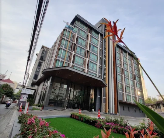 ดูแลสวนโรงแรม Pure Eleven ประตูน้ำ กรุงเทพฯ